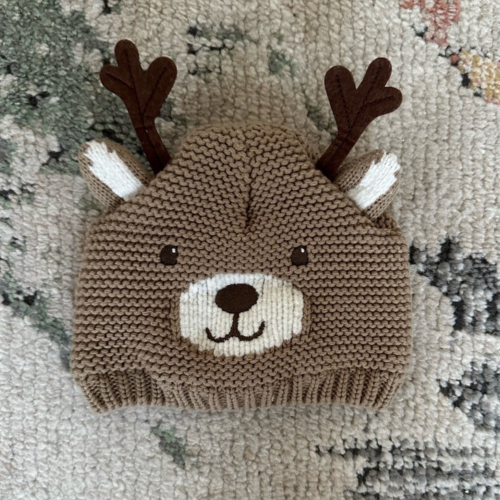 Adorable Baby Brown Knit Deer Hat size 0-12 Months baby